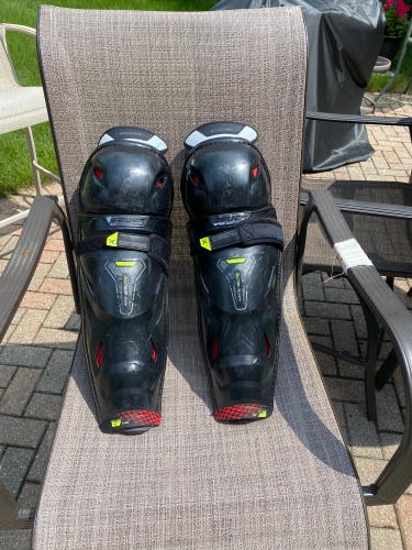 Used Bauer Vapor Hyperlite Shin Pads