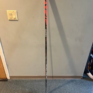 Intermediate Right Handed P88  Vapor Hyperlite Hockey Stick