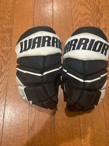 Used Warrior 10" Alpha LX 30 Gloves