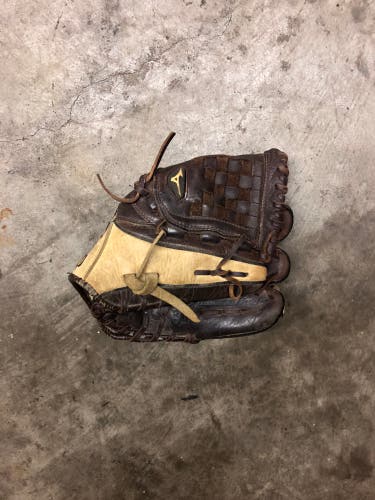 11” Mizuno Franchise Baseball Glove