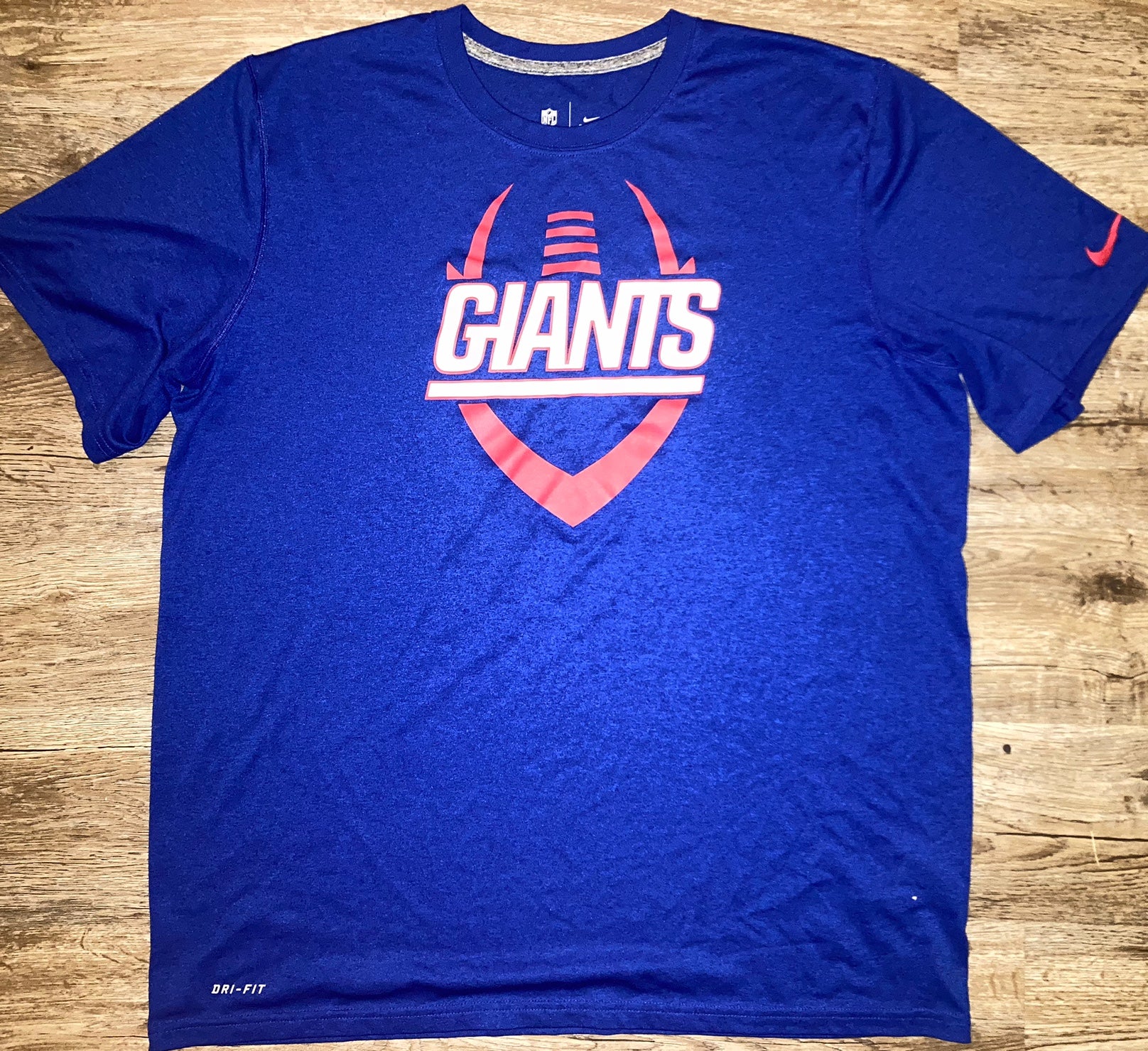 Men's NY Giants NFL Nike dri fit shirt  Dri fit shirt, Nike shirts, Nike  dri fit