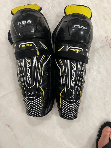Used CCM Tacks 3092 Shin Pads