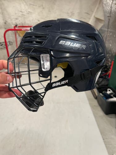 Used Medium Bauer Re-Akt 200 Helmet
