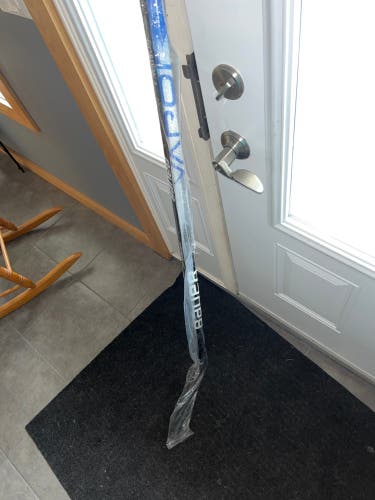 Senior Right Handed P28M Pro Stock Vapor Hyperlite Hockey Stick