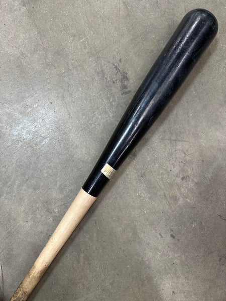 10) Vintage Wood Baseball Bats