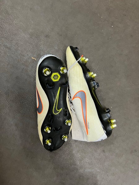 White Men's Size 8.5 (Women's 9.5) Nike Mercurial Vapor Cleats