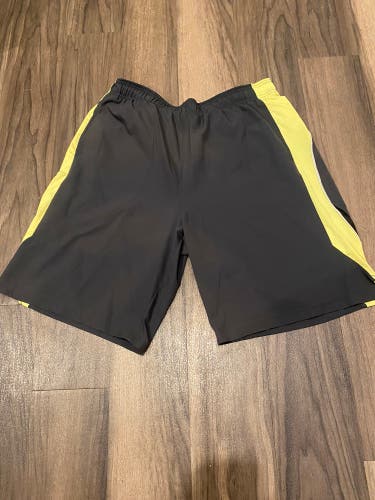 Reebok Men’s Large Gym Shorts Gray with Yellow