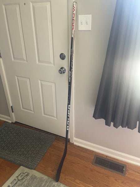 Senior Right Handed P92 Pro Stock Vapor Hyperlite Hockey Stick