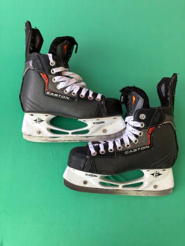 Used Intermediate Easton Synergy EQ5 Hockey Skates (Regular) - Size: 4.0