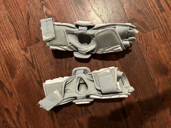 New Medium Under Armour Command Pro Arm Pads