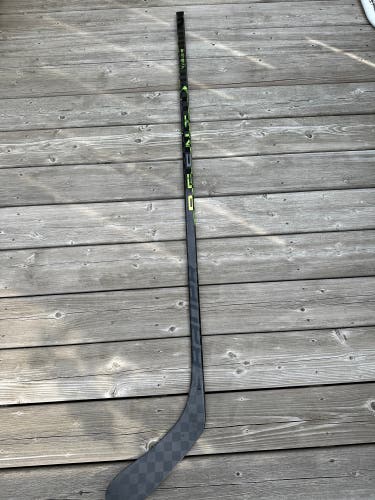 Used Bauer Ag5nt Hockey Stick - Right 65 P28