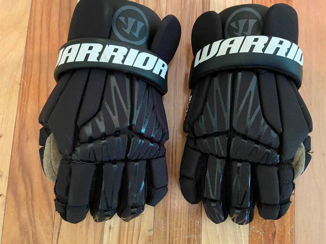 Used Warrior Burn Next Lacrosse Gloves BNGSR18BKM Youth Medium