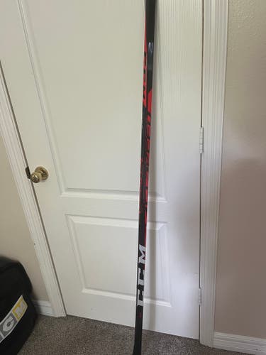 Senior Used Right Handed CCM Jetspeed FT465 Hockey Stick