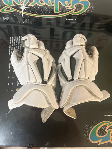 Used Player's Cascade 13" Lacrosse Gloves