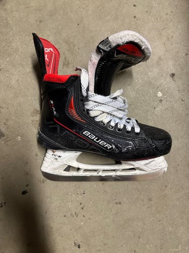Used Bauer Vapor 3X Pro Hockey Skates Regular Width Size 6.5