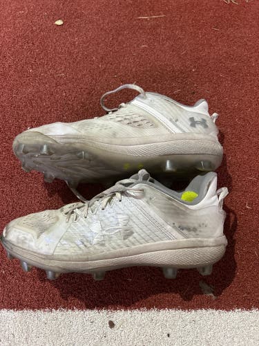Under Armour men’s molded cleats