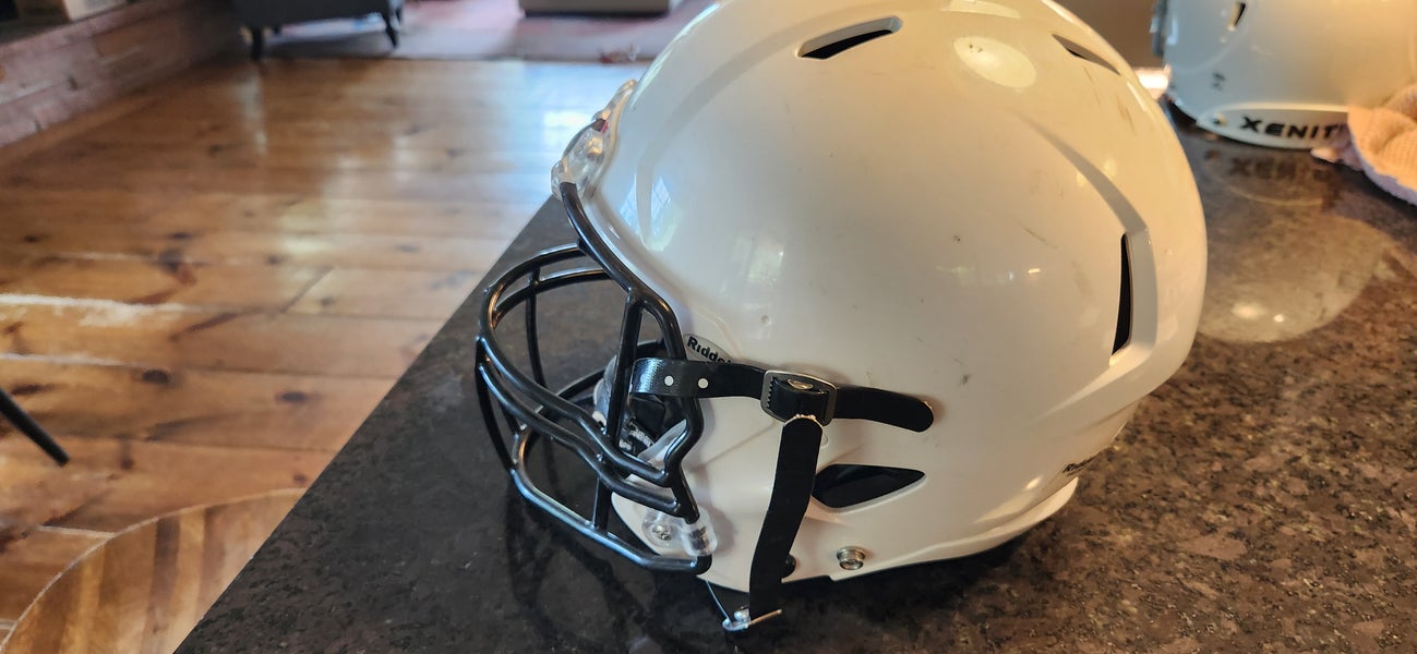 Youth Used Medium Riddell Victor Helmet