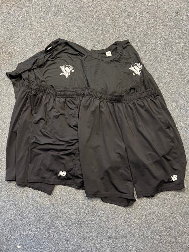 Team/Player Issued Pittsburgh Penguins Warm Up Bundle