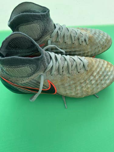 Used Nike Magista Obra II Elite FG Soccer Cleats - Size: M 6.0 (W 7.0)
