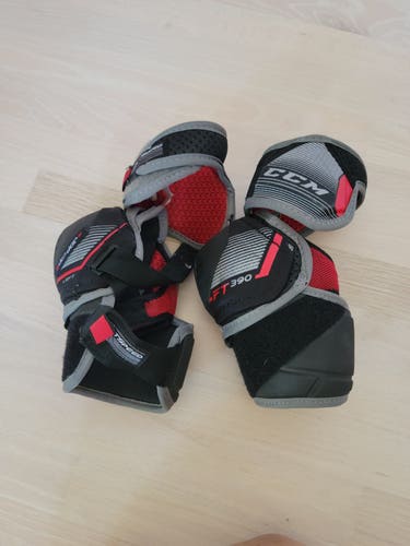 Used Medium CCM JetSpeed FT390 Elbow Pads
