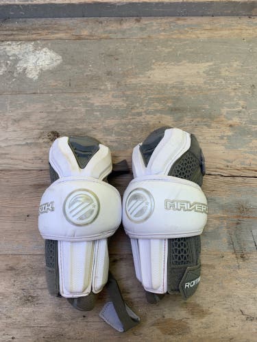 Used Large Maverik Rome Arm Pads