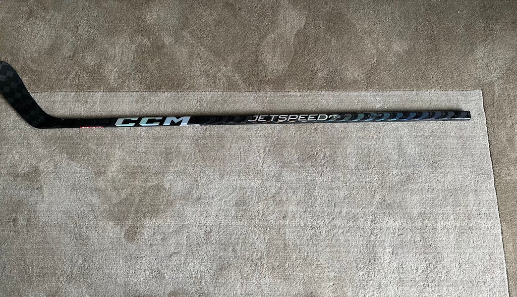 Junior Right Handed P28 JetSpeed FT5 Pro Hockey Stick