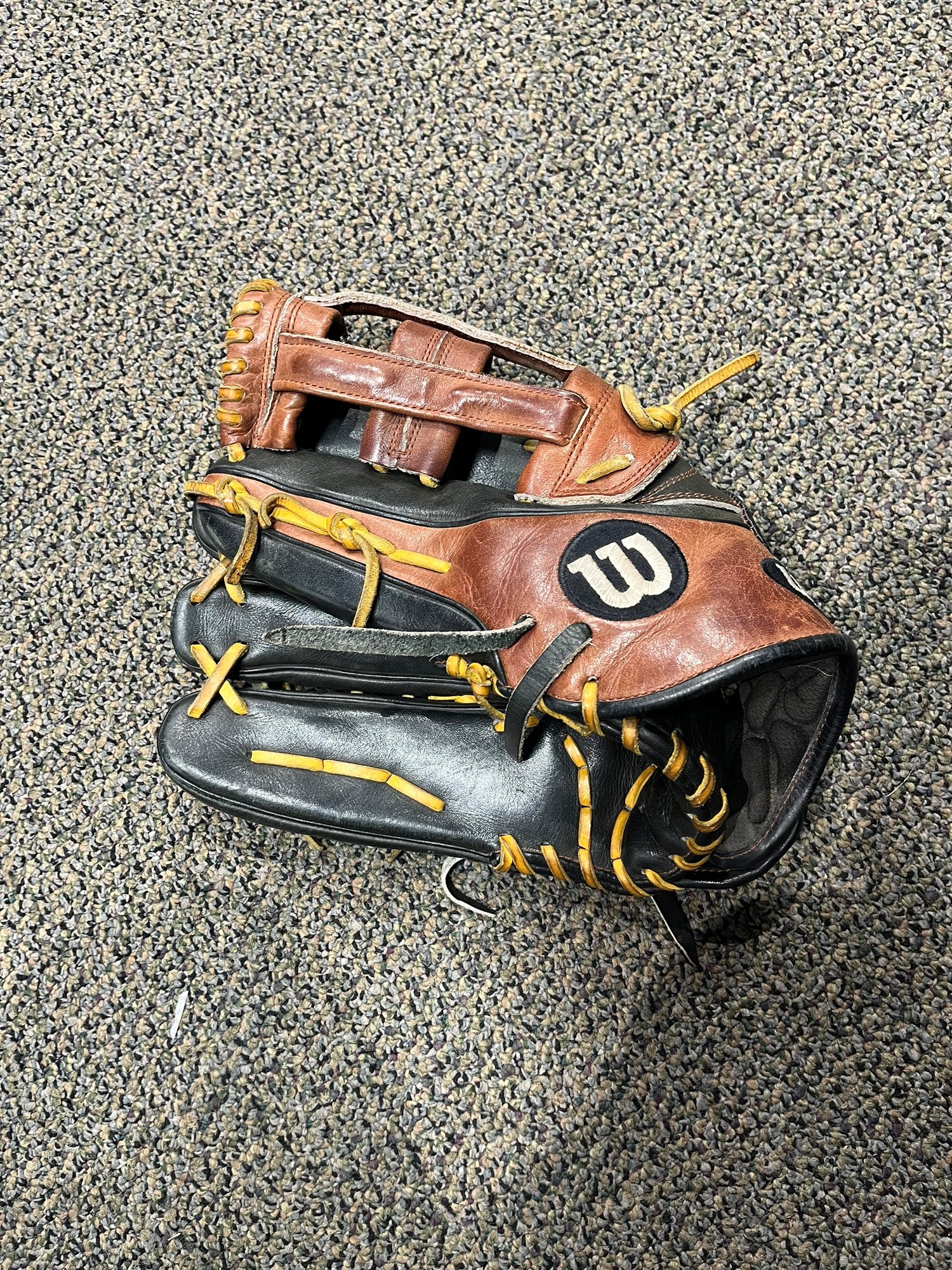 Wilson a2k best sale left hand throw