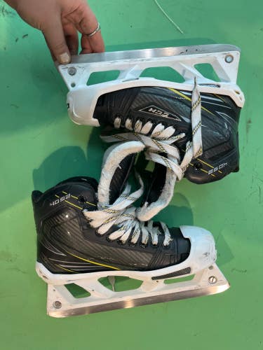 Junior Used CCM Tacks 4092 Hockey Goalie Skates D&R (Regular) 4.0