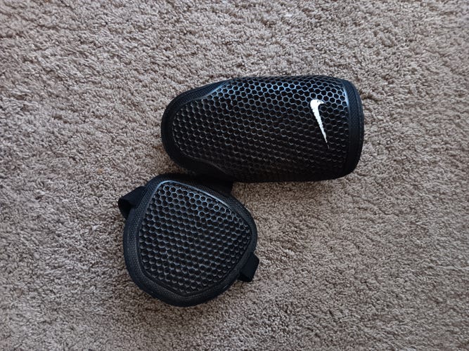 Black Used Senior Nike Shin Guards