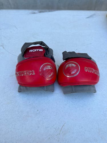 Used Medium/Large Maverik Rome Elbow Caps