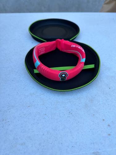 Q collar With Whipsnakes Sleeve