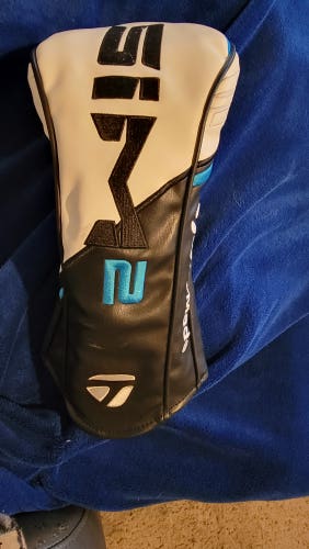 Used TaylorMade Sim 2 Driver Head Cover