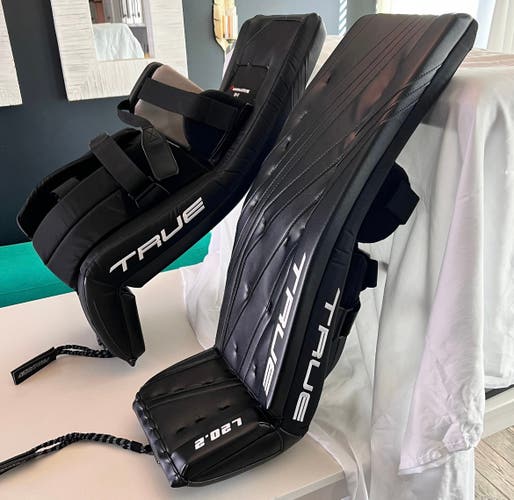 New True L20.2 35” +2 Goalie Pads Black