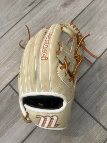 Used Right Hand Throw 11.5" Baseball Glove