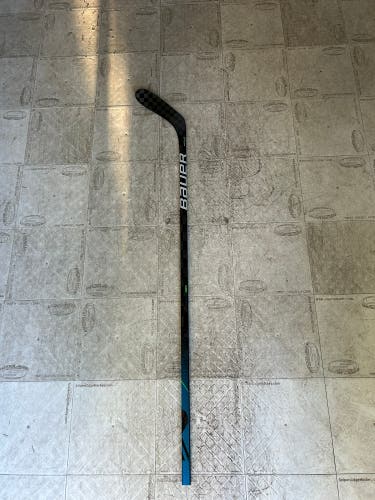 Senior Left Hand P28 Nexus Geo Hockey Stick