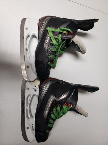 Junior Used Easton Synergy EQ30 Hockey Skates Size 3.5