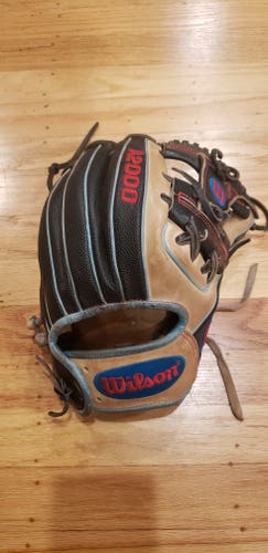Used Wilson Right Hand Throw Infield A2000 Baseball Glove 11.5"