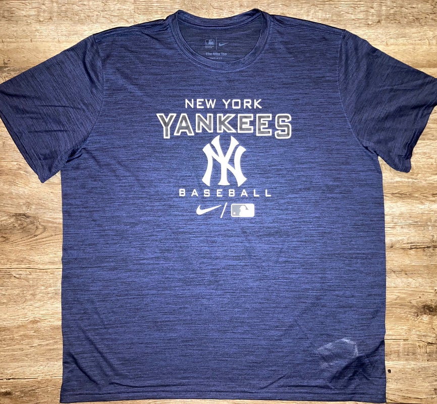 Nike Over Arch (MLB New York Yankees) Men's Long-Sleeve T-Shirt