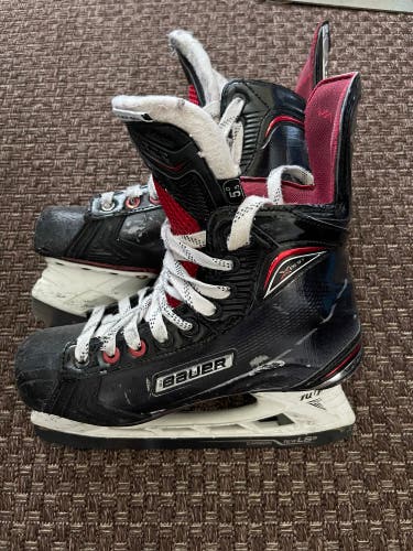 Used Bauer Regular Width Size 5.5 Vapor X800 Hockey Skates