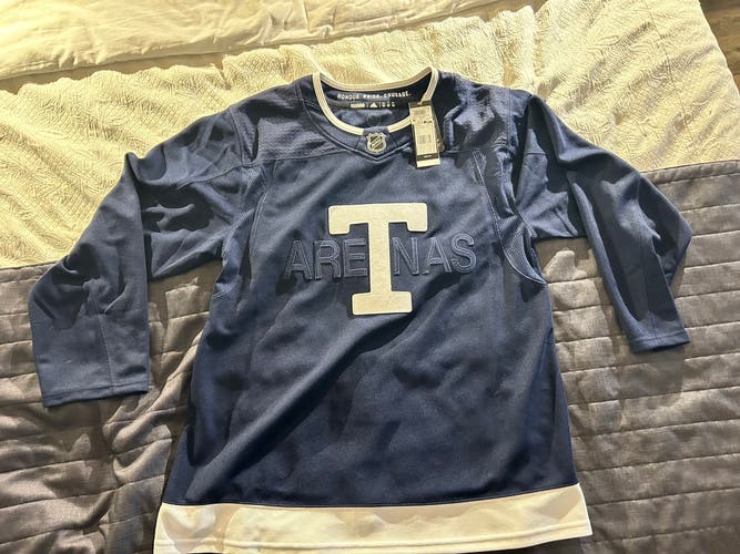 Toronto Maple Leafs (Arenas) Jersey Size 52