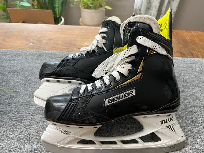 Senior Used Bauer Supreme S29 Hockey Skates Regular Width Size 9