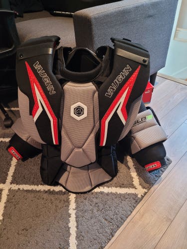 Used XL Vaughn SLR3 Pro Carbon Goalie Chest Protector