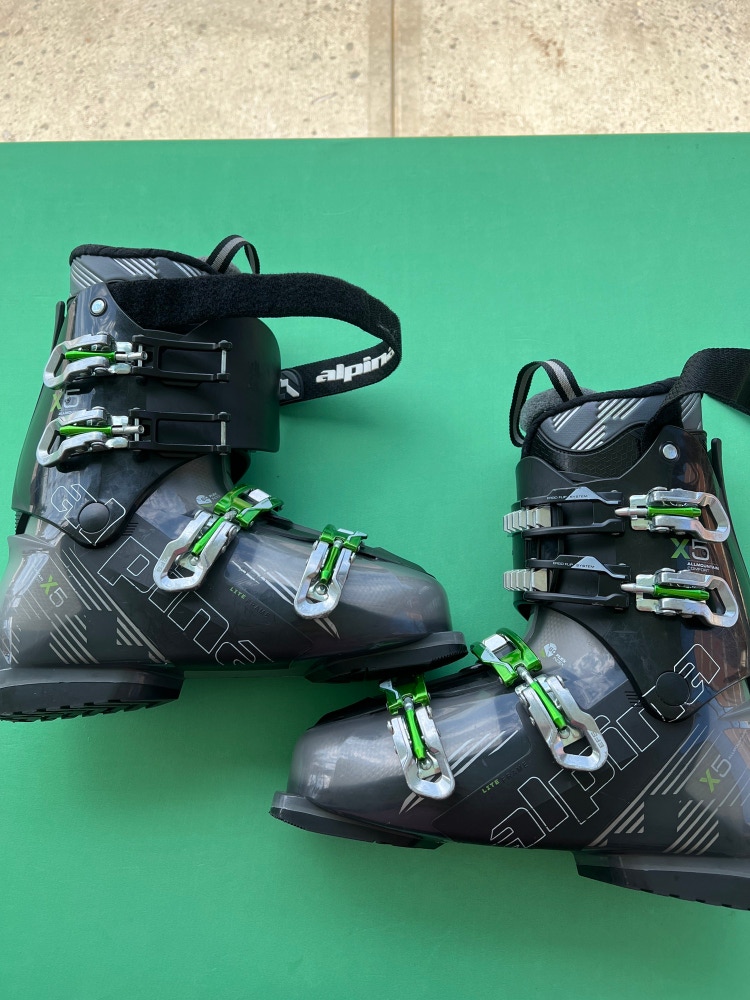 Used Men's Alpina X5 (285mm) Ski Boots - Size: Mondo 24.5