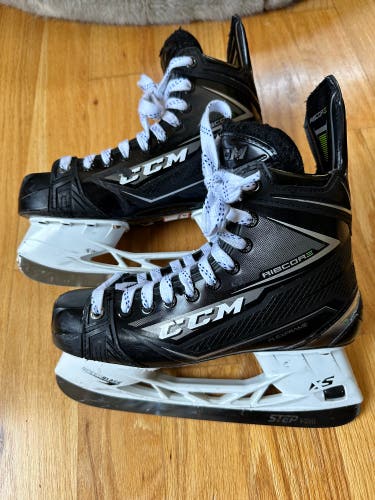 Size 7.5 CCM Ribcor 80k Skates With Step Steel V-Steel Runners and Powerfoot Inserts