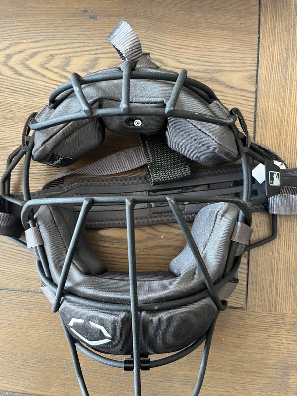  EvoShield Pro-Srz™ Catcher's Helmet - Black, Small : Sports &  Outdoors