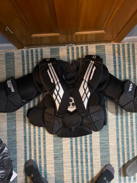 Vaughn velocity VE8 goalie chest
