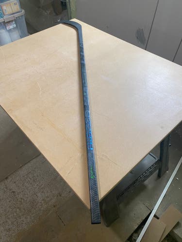 Senior Right Handed P88 Trigger 6 Pro Hockey Stick