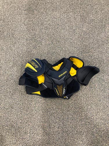 Youth Used Medium Bauer Supreme TotalOne MX3 Shoulder Pads