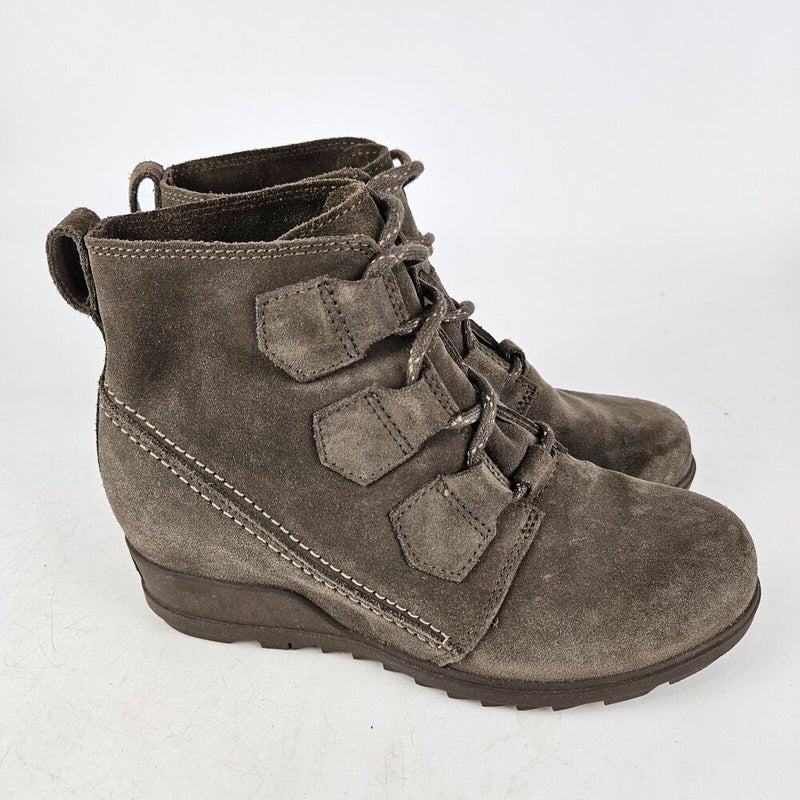 sorel women's ainsley conquest weatherproof booties