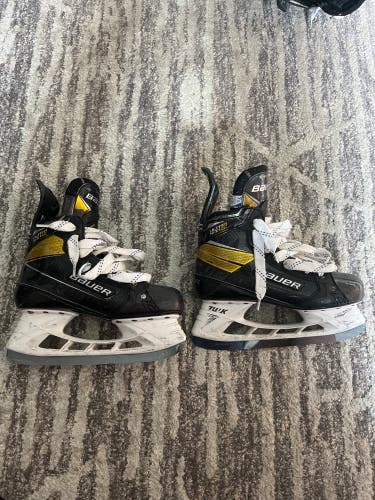 Used Bauer  Size 7.5 Supreme UltraSonic Hockey Skates Fit 2
